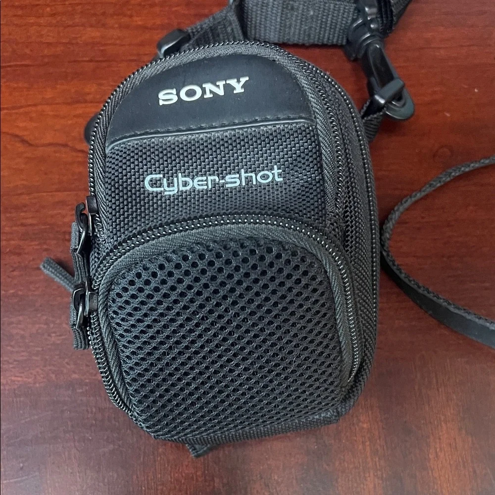 Sony Cyber Shot Black Nylon/Poly Camera Bag w/strap